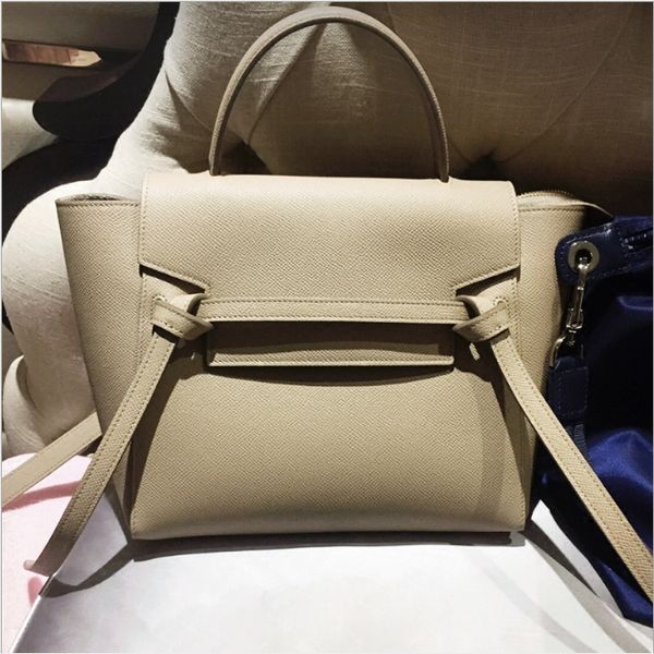 De igner luxury lady nano trapeze tote bag ep om real cowhide leather houlder bat bag women bo ton handbag pur e me enger cro body bag
De igner luxury lady nano trapeze tote bag ep om real cowhide leather houlder bat bag women bo ton handbag pur e me enger cro body bag