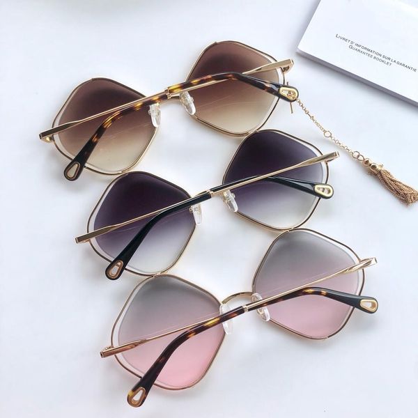women brand designer sunglasses 2019 metal frame eyeglasses oculos de sol feminino ce159, White;black
women brand designer sunglasses 2019 metal frame eyeglasses oculos de sol feminino ce159, White;black