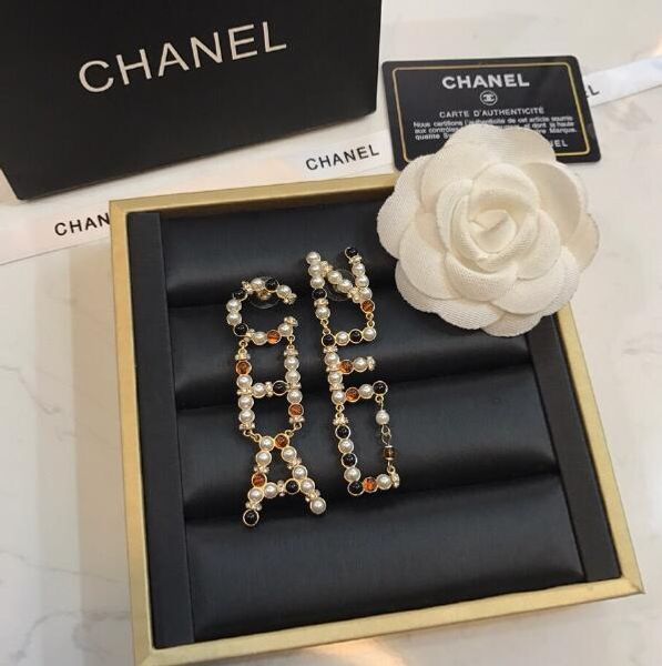 letter earring golden letter tassels fashion luxury beautiful with box 102705, Red;brown
letter earring golden letter tassels fashion luxury beautiful with box 102705, Red;brown