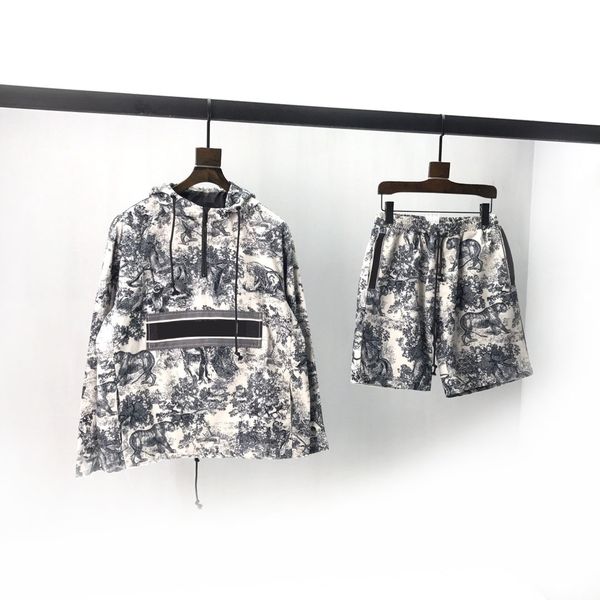 2020ss spring and summer new high grade cotton printing short sleeve round neck panel t-shirt size: -l-xl-xxl-xxxl color: black white x2xc, White;black
2020ss spring and summer new high grade cotton printing short sleeve round neck panel t-shirt size: -l-xl-xxl-xxxl color: black white x2xc, White;black