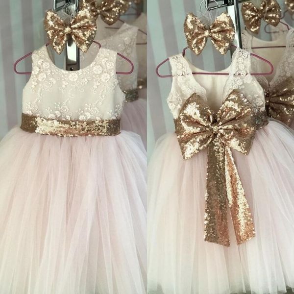 jewel neck sleeveless tulle flower girl dress for wedding backless a line lace little girls pageant dresses with sequined bow, White;blue
jewel neck sleeveless tulle flower girl dress for wedding backless a line lace little girls pageant dresses with sequined bow, White;blue