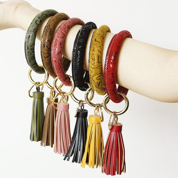 women tassel pendant faux leather floral print large circle keychain key holder, Silver
women tassel pendant faux leather floral print large circle keychain key holder, Silver