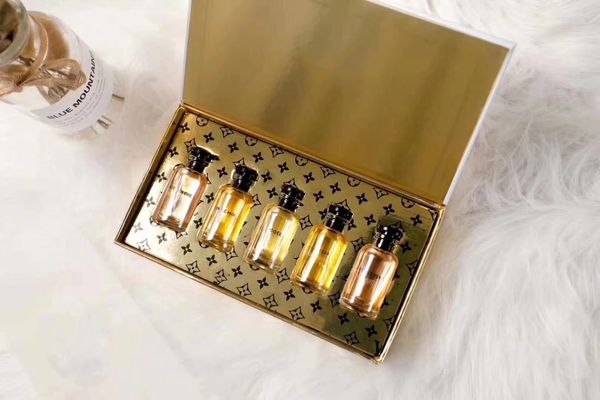 parfum spray brand man perfume sample 7 in 1 set per bottle 10ml vl perfume fragrances long lasting ing
parfum spray brand man perfume sample 7 in 1 set per bottle 10ml vl perfume fragrances long lasting ing
