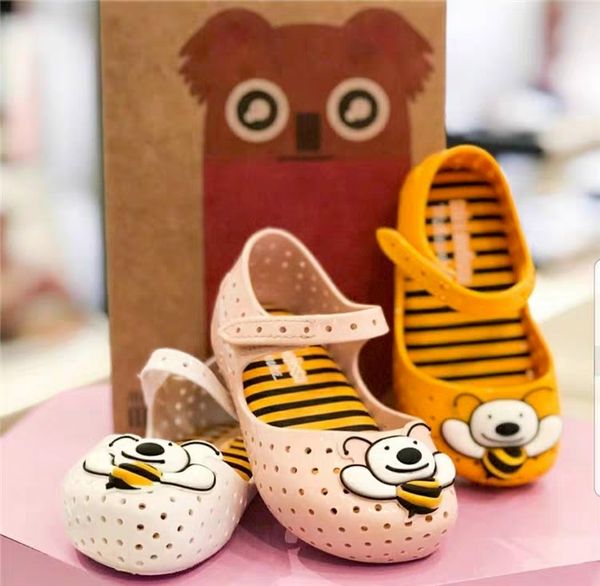 mini melissa furadinha bee girl jelly shoes sandals 2020 new baby shoes soft melissa sandals for kids non-slip princess, Black;red
mini melissa furadinha bee girl jelly shoes sandals 2020 new baby shoes soft melissa sandals for kids non-slip princess, Black;red