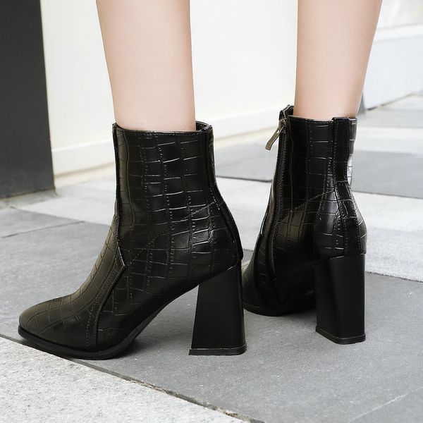 2019 women boots pu square high heel ankle boots fashion pointed toe zipper autumn winter woman shoes black white blue red
2019 women boots pu square high heel ankle boots fashion pointed toe zipper autumn winter woman shoes black white blue red