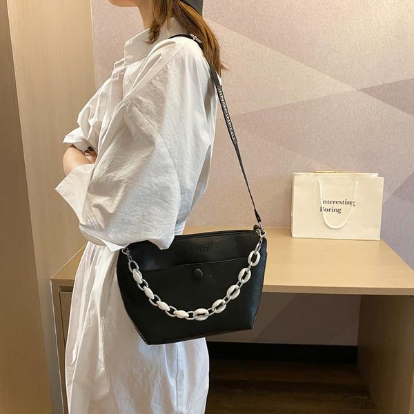 2020 fashion women solid color shoulder bag simple pu leather chain crossbody bags summer daily lady messenger satchel pouch
2020 fashion women solid color shoulder bag simple pu leather chain crossbody bags summer daily lady messenger satchel pouch