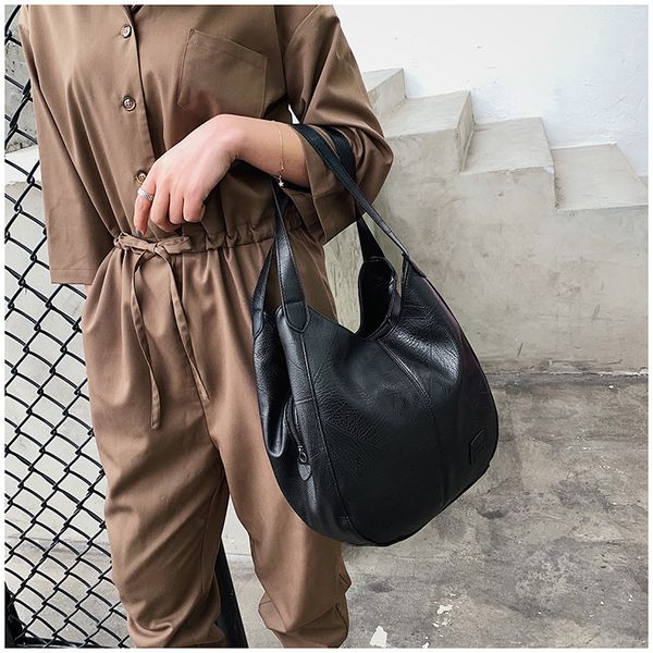 vintage soft pitibag art simple one-shoulder handbag multi-layer casual ladies slant bag
vintage soft pitibag art simple one-shoulder handbag multi-layer casual ladies slant bag
