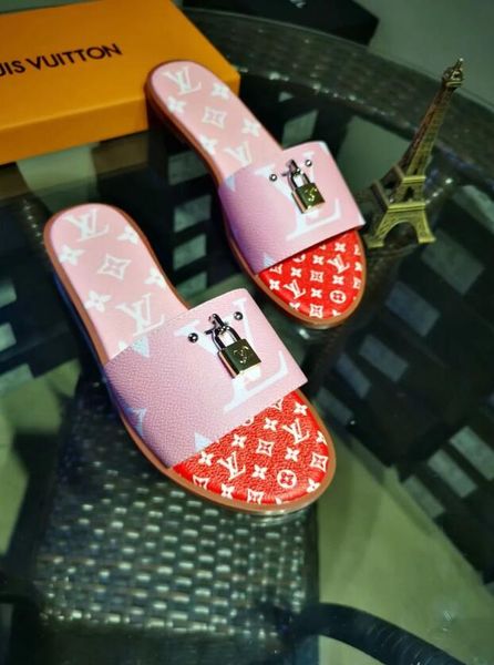 2020 men women sandals shoes luxury slide summer fashion wide flat slippery sandals slipper flip flop, Black
2020 men women sandals shoes luxury slide summer fashion wide flat slippery sandals slipper flip flop, Black