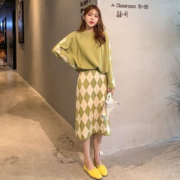 two piece dress 2021 casual knitted skirts and o-neck sets loose hooded sweater plaid midi skirt women's suits, White
two piece dress 2021 casual knitted skirts and o-neck sets loose hooded sweater plaid midi skirt women's suits, White