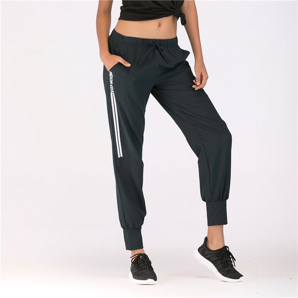 Women Joggers 2 Colors Letter Print Ribbed Long Sleeve Sweat Pants Casual Running Sports Gym Pants Drawstring Jogging Pants for Woman
Women Joggers 2 Colors Letter Print Ribbed Long Sleeve Sweat Pants Casual Running Sports Gym Pants Drawstring Jogging Pants for Woman