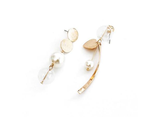 european and american new fashion trends, personality, love, pearl earrings accessories, long style creative foam earrings accessories, Golden;silver
european and american new fashion trends, personality, love, pearl earrings accessories, long style creative foam earrings accessories, Golden;silver