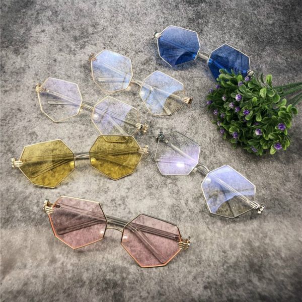 fashion pearl nose pad sunglasses women irregular palm gold frame clear lens prescription eyewear frames, White;black
fashion pearl nose pad sunglasses women irregular palm gold frame clear lens prescription eyewear frames, White;black