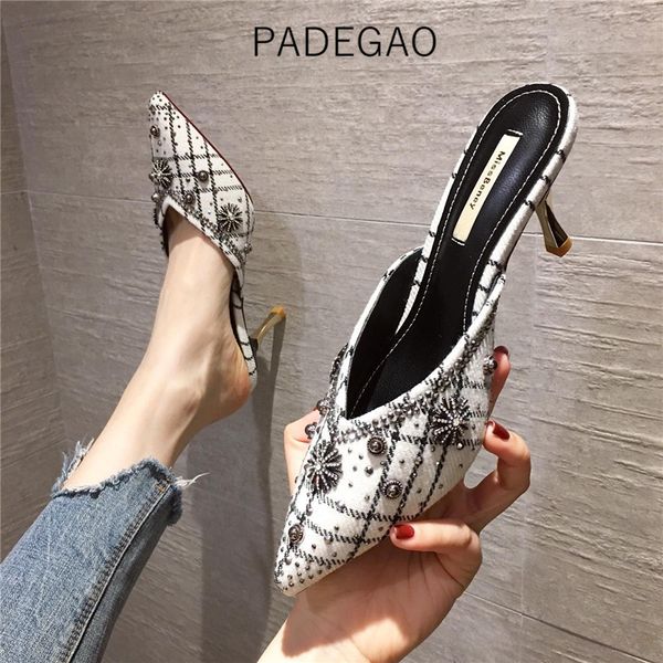 women slippers 2020 fashion rivet outside slippers casual elegant women, Black
women slippers 2020 fashion rivet outside slippers casual elegant women, Black