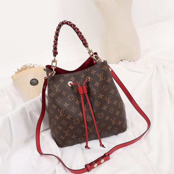 louis vuitton lv новое поступление для женщин кожаная сумка ведро сумка шнурок сумка messenger crossbody сумки верхняя ручка tote lady сумки
louis vuitton lv новое поступление для женщин кожаная сумка ведро сумка шнурок сумка messenger crossbody сумки верхняя ручка tote lady сумки