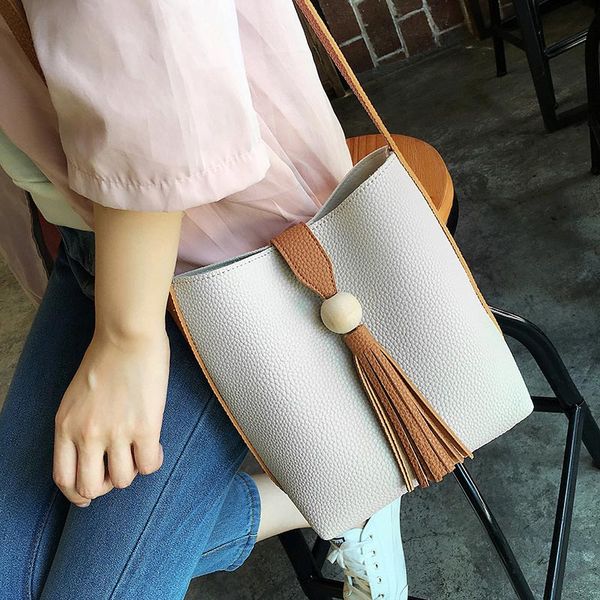 new fashion korean women messenger bags tassels bead decoration lichee pattern ladies girls casual shoulder bags bolsa feminina
new fashion korean women messenger bags tassels bead decoration lichee pattern ladies girls casual shoulder bags bolsa feminina