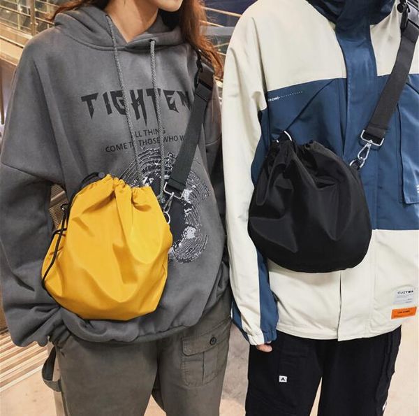 2020 new korean trend shoulder bag messenger bag fashion simple atmosphere men and women couple
2020 new korean trend shoulder bag messenger bag fashion simple atmosphere men and women couple