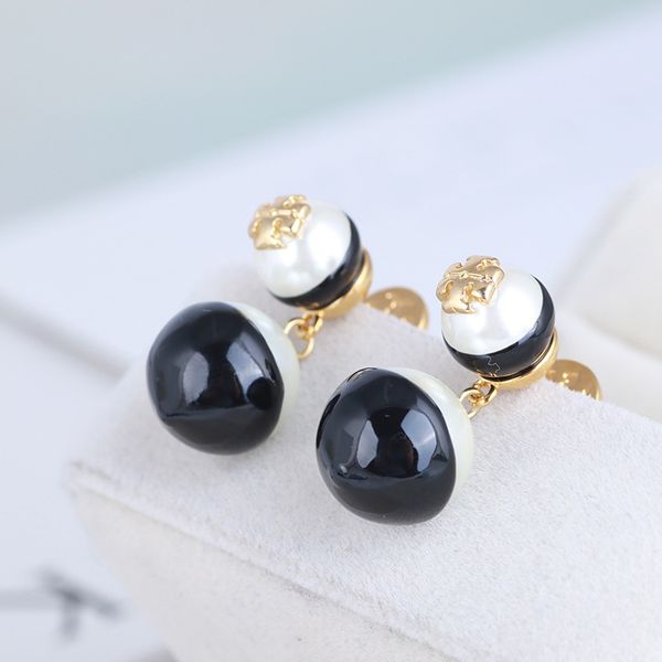 Encanto jewelryboutique
Encanto jewelryboutique