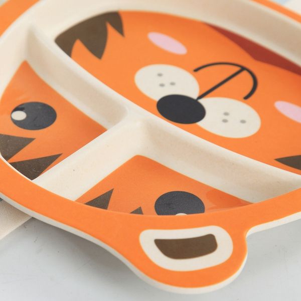 5pcs/set baby dish training tableware children cute cartoon feeding food dishes kids dinnerware with bowl cup spoon fork plate
5pcs/set baby dish training tableware children cute cartoon feeding food dishes kids dinnerware with bowl cup spoon fork plate