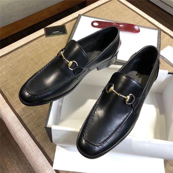 men dress shoes 2019 patent leather shoes fashion design italy style men's business shoes mens shiny leather oxfords male, Black 
men dress shoes 2019 patent leather shoes fashion design italy style men's business shoes mens shiny leather oxfords male, Black