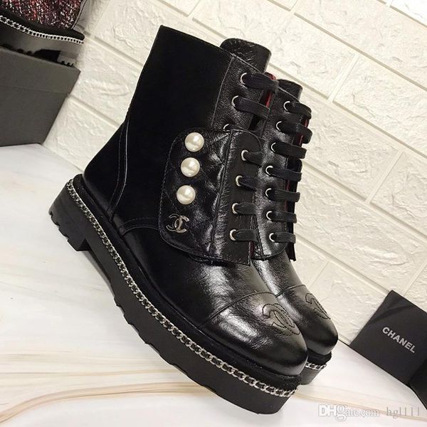 new pearl locomotive boots lace chain boots women's autumn and winter models martin boots round head in the thick with small fragrance
new pearl locomotive boots lace chain boots women's autumn and winter models martin boots round head in the thick with small fragrance