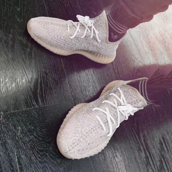Fashion 3M Synth Светоотражающий yezzy
350
V2
Boost v2 kanye west shoes спортивные кроссовки Antlia Black Lundmark