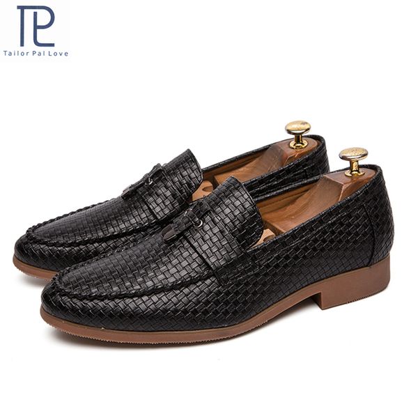 new breathable men's oxford shoes dress shoes men flats fashion genuine leather casual work big size, Black
new breathable men's oxford shoes dress shoes men flats fashion genuine leather casual work big size, Black