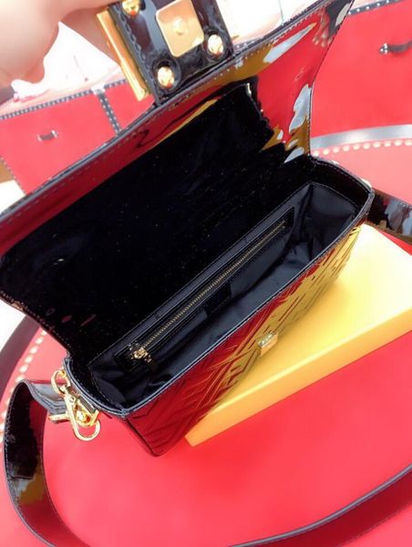 new bags fashion women shoulder bags classic gold chain 27cm pu bag heart style women bag handbag crossbody bag messenger handbags
new bags fashion women shoulder bags classic gold chain 27cm pu bag heart style women bag handbag crossbody bag messenger handbags