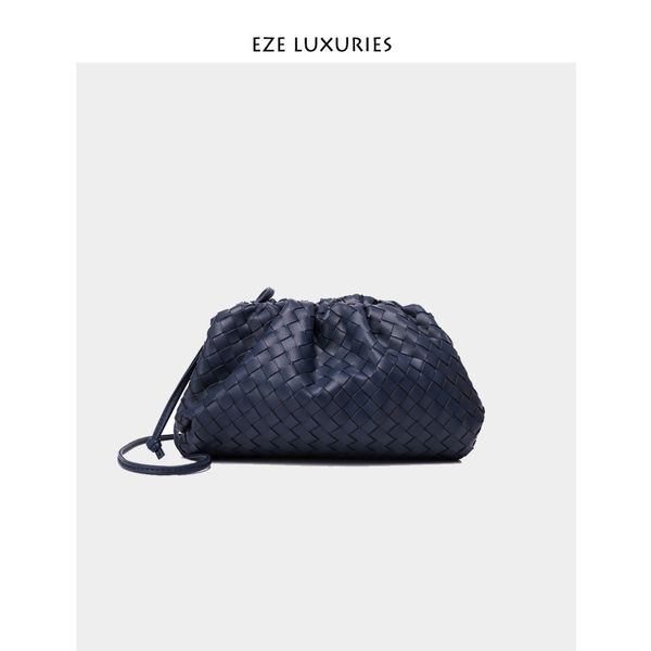cloud dot new female hand with slanted women's dumplings star with simple fashion women's bag
cloud dot new female hand with slanted women's dumplings star with simple fashion women's bag