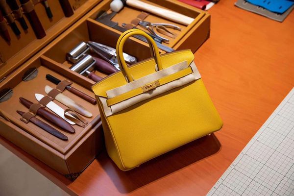fashionluxury fashion ladies bag handbag shoulder messenger bag gold-plated 18k gold button real original single cow leather
fashionluxury fashion ladies bag handbag shoulder messenger bag gold-plated 18k gold button real original single cow leather