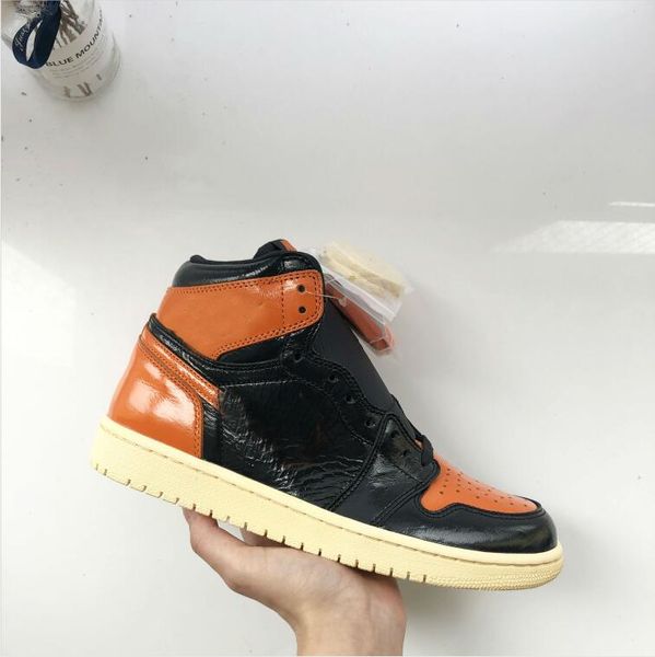 1s mens women black toe shattered backboard 1 high og new love basketball shoes game royal banned shadow bred mandarin duck j1 sneak
1s mens women black toe shattered backboard 1 high og new love basketball shoes game royal banned shadow bred mandarin duck j1 sneak