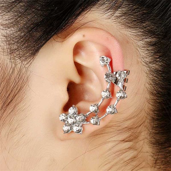 1pc korea rhinestone flower ear cuff cartilage ear clip for women earcuff european delicated wrap clips ladies jewelry e426, Silver 
1pc korea rhinestone flower ear cuff cartilage ear clip for women earcuff european delicated wrap clips ladies jewelry e426, Silver