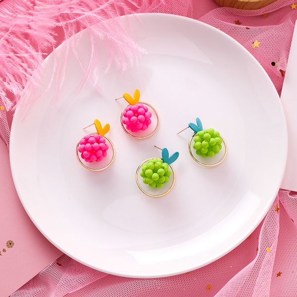 2019 new simple korean style silver pin cute beads ball heart short stud earrings for girl women fashion jewelry accessories, Golden;silver 
2019 new simple korean style silver pin cute beads ball heart short stud earrings for girl women fashion jewelry accessories, Golden;silver