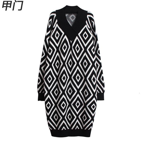 2019 autumn winter fashion long sleeve knitting sweater big size v-neck loose casual long pullover plus size plaid sweater dress, White;black
2019 autumn winter fashion long sleeve knitting sweater big size v-neck loose casual long pullover plus size plaid sweater dress, White;black
