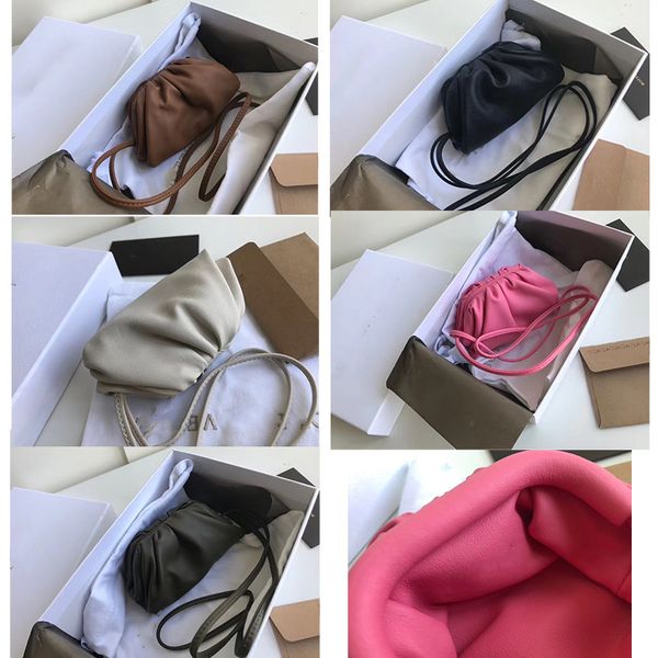 high-end customized 2019 new designer makeup bag dinner bag fetal cowhide material 5 colors to choose from
high-end customized 2019 new designer makeup bag dinner bag fetal cowhide material 5 colors to choose from
