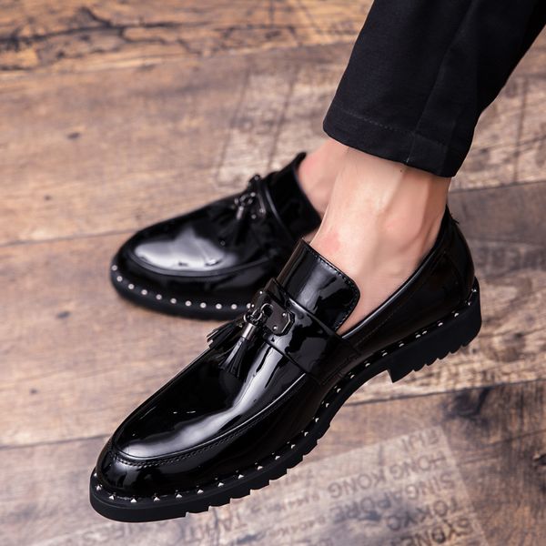 men's shoes leather fashion men loafers shoes summer breathable vintage tassel men slip on outdoor mocassins homme l5, Black
men's shoes leather fashion men loafers shoes summer breathable vintage tassel men slip on outdoor mocassins homme l5, Black