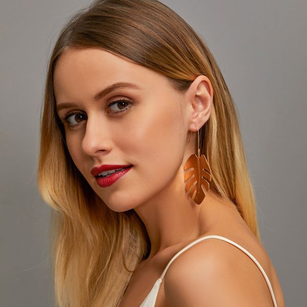 european hollow leaf dangle earring hook simple long metal banana leave ear drop for women plant alloy stud gold earrings accessories wholes, Silver
european hollow leaf dangle earring hook simple long metal banana leave ear drop for women plant alloy stud gold earrings accessories wholes, Silver