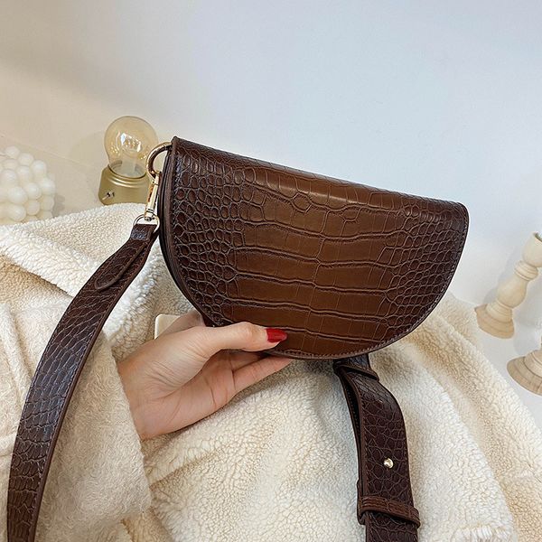 small bag female 2020 new wild western style shoulder bag korean trend oblique saddle
small bag female 2020 new wild western style shoulder bag korean trend oblique saddle