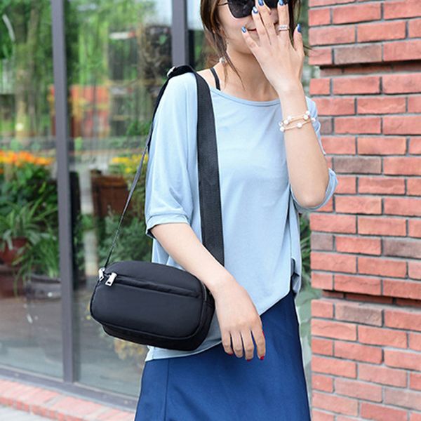 2020 new women shoulder bag messenger nylon waterproof small square bag large capacity
2020 new women shoulder bag messenger nylon waterproof small square bag large capacity