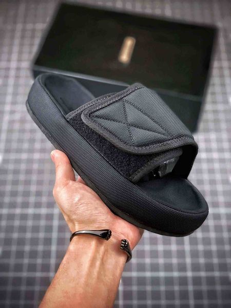 2020 kanye season 6 trend drag velcro slippers new color nylon fabric mens and womens outdoor slippers sandals us5-us11 barcode 6001234320, Black
2020 kanye season 6 trend drag velcro slippers new color nylon fabric mens and womens outdoor slippers sandals us5-us11 barcode 6001234320, Black