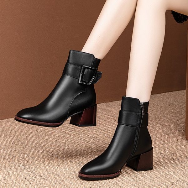mljuese 2020 women ankle boots cow leather winter short plush buckle strap high heels boots black color women size 42
mljuese 2020 women ankle boots cow leather winter short plush buckle strap high heels boots black color women size 42