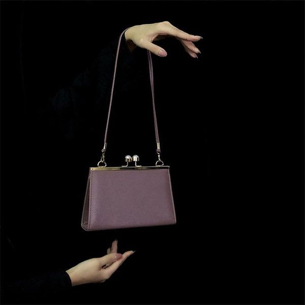 retro leather small square bag chain crossbody bags for women 2020 new pearl clip handbags elegant purple shoulder bags bolsa
retro leather small square bag chain crossbody bags for women 2020 new pearl clip handbags elegant purple shoulder bags bolsa