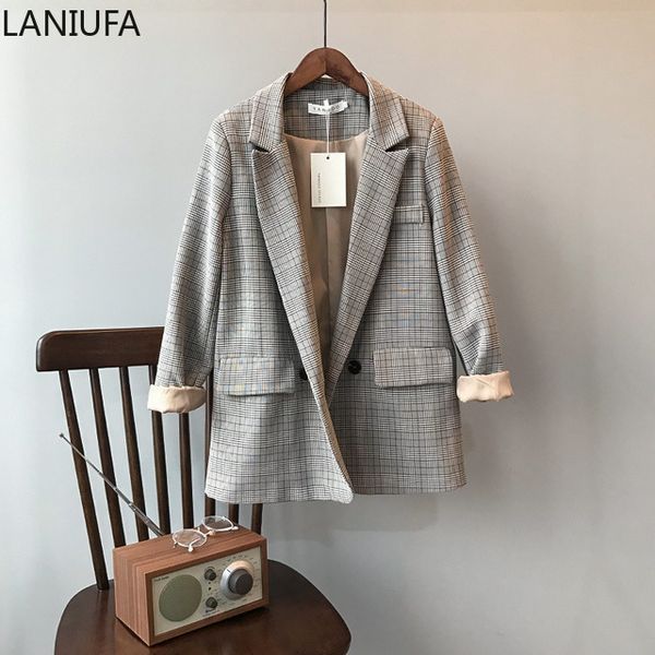 2019 women chic blazer pockets double breasted long sleeve office wear coat women casual office outerwear mujer p133, White;black
2019 women chic blazer pockets double breasted long sleeve office wear coat women casual office outerwear mujer p133, White;black