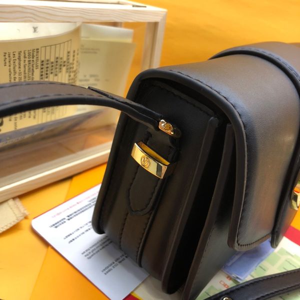2020 new fashion design luxurious handbag leather shoulder bag women's cross bag famous brand handbag covered shoulder bag
2020 new fashion design luxurious handbag leather shoulder bag women's cross bag famous brand handbag covered shoulder bag