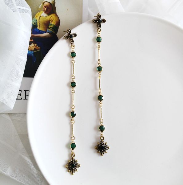 vintage elegant long chian thread line clips earrings for women crown palane beaded clip on earrings without piercing, Silver
vintage elegant long chian thread line clips earrings for women crown palane beaded clip on earrings without piercing, Silver