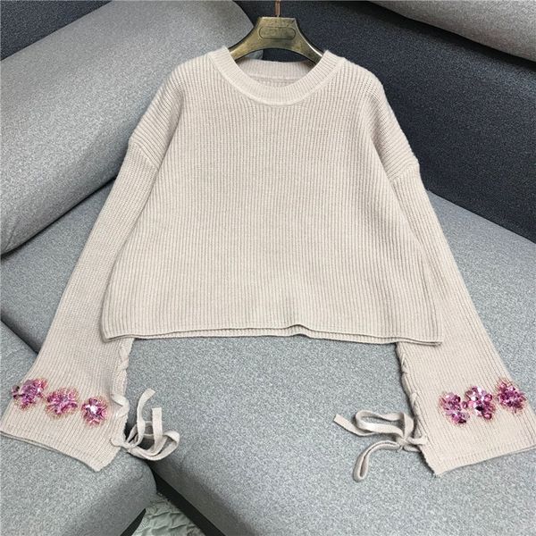 luxury designer brand knitted sweater for women vintage o neck beading wool blended flare sleeve loose knitted pullover sweater, White;black
luxury designer brand knitted sweater for women vintage o neck beading wool blended flare sleeve loose knitted pullover sweater, White;black
