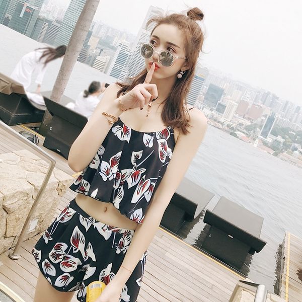 women's three-piece set split chest gathered 2019 slim belly-covering swimsuit swimsuit, White;black
women's three-piece set split chest gathered 2019 slim belly-covering swimsuit swimsuit, White;black