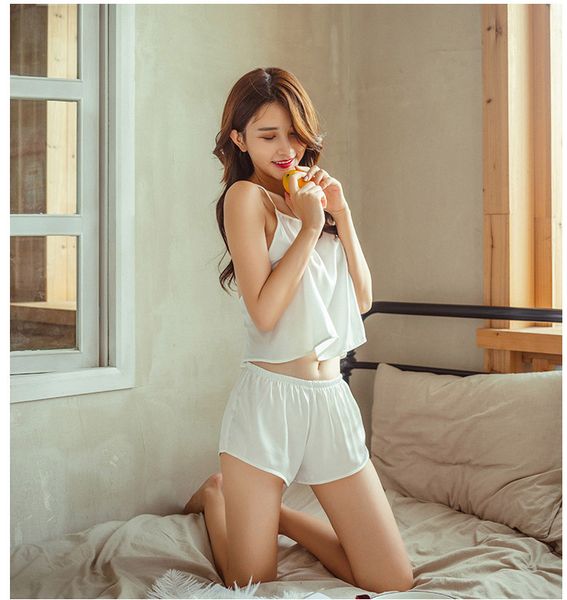 women designer sleepwear summer fashion breathable backless lace lingerie sling home tracksuit luxury night sleep wear wholesale, Black;red
women designer sleepwear summer fashion breathable backless lace lingerie sling home tracksuit luxury night sleep wear wholesale, Black;red