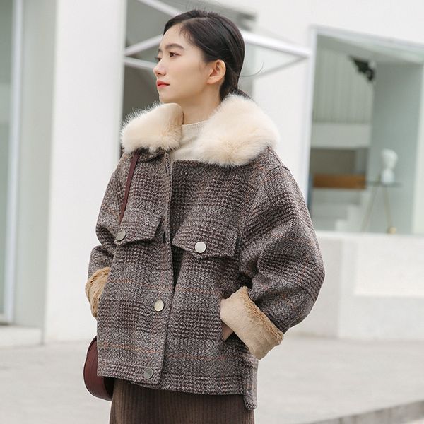 2019 fashion womens winter jacket women new winter clothing thicken woolen jacket female short loose plaid woolen coat, Black;brown
2019 fashion womens winter jacket women new winter clothing thicken woolen jacket female short loose plaid woolen coat, Black;brown
