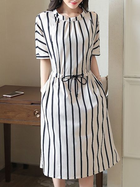 season dress stripe short sleeve waist in longuette, White;black 
season dress stripe short sleeve waist in longuette, White;black