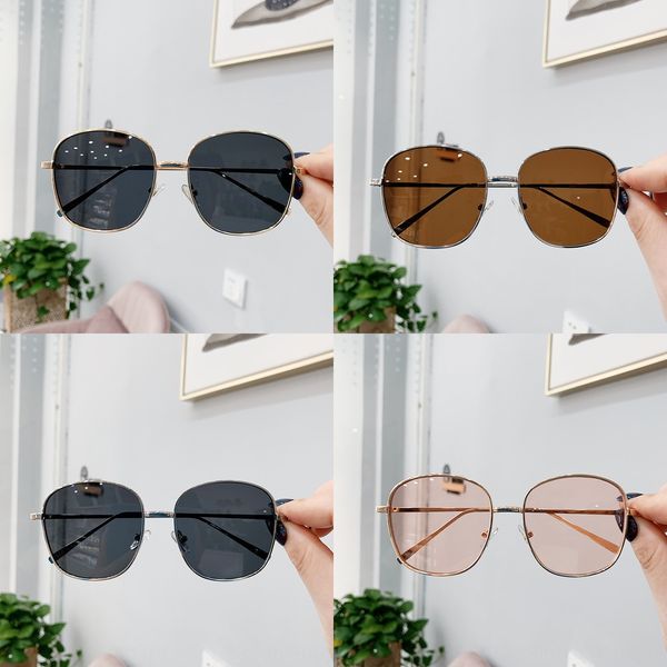 2020 baby male and female children's metal square sun sun sun glasses street shooting travel glasses, Blue
2020 baby male and female children's metal square sun sun sun glasses street shooting travel glasses, Blue